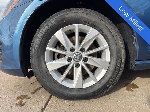 Used 2017 Volkswagen Golf S image 27