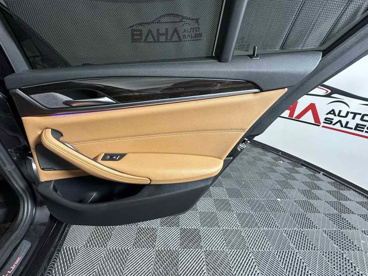 Used 2019 BMW 540i w/ Premium Package RWD image 20