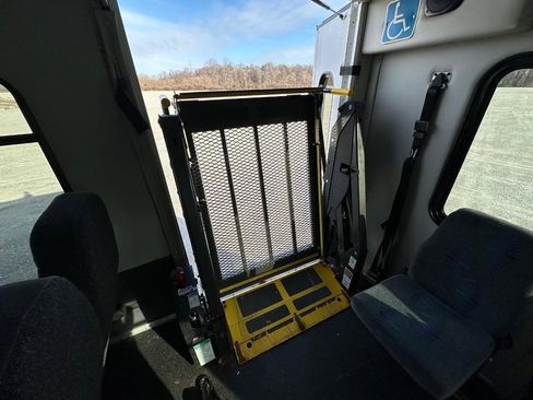 Used 2013 Ford E-450 and Econoline 450 Super Duty w/ Shuttle Bus Prep Pkg image 21