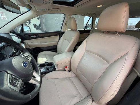 Used 2017 Subaru Outback 3.6R Limited image 12