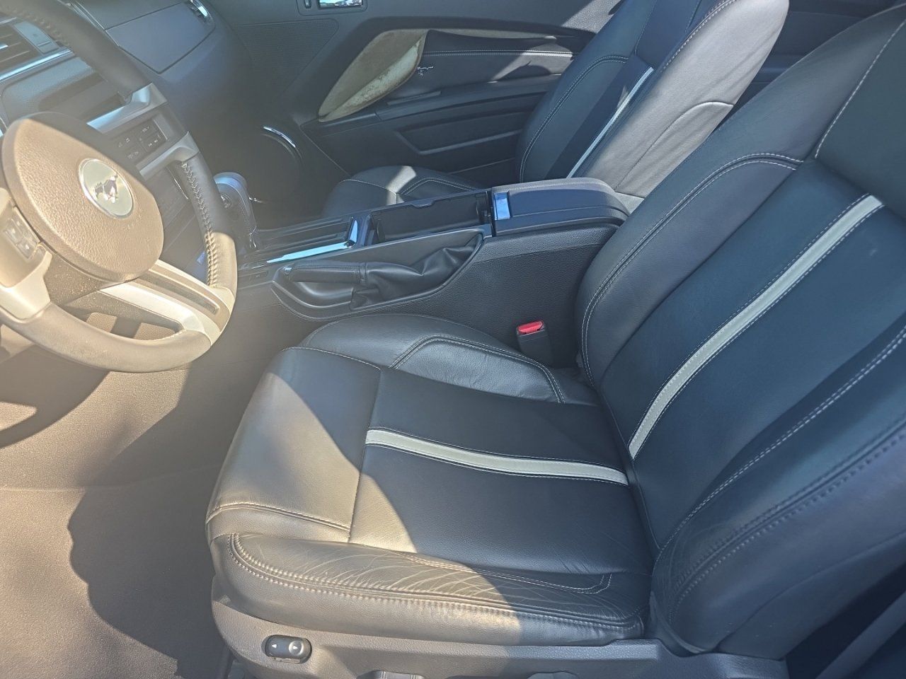 Used 2010 Ford Mustang GT Premium RWD image 25