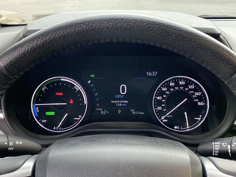 Used 2021 Toyota Sienna Limited image 12