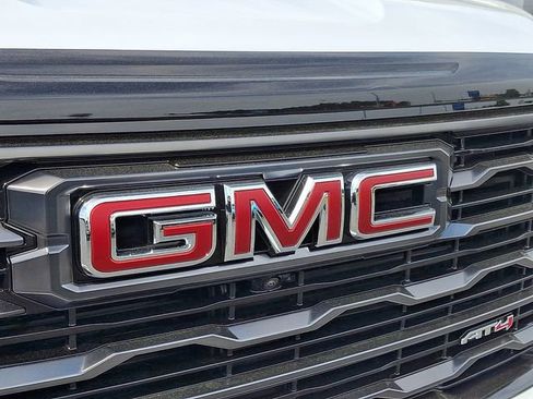 New 2026 GMC Acadia AT4 w/ Luxury Package image 18