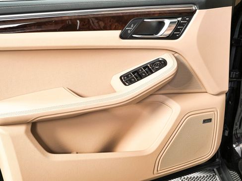 New 2026 Porsche Macan S AWD/4WD image 6