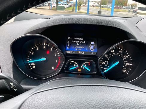 Used 2017 Ford Escape SE w/ SE Sport Appearance Package image 25