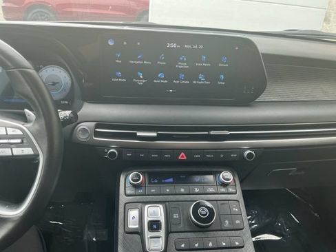 Certified 2024 Hyundai Palisade Limited FWD image 21
