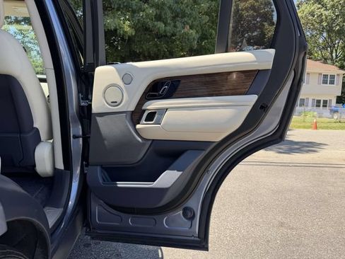 Used 2019 Land Rover Range Rover HSE AWD/4WD image 16