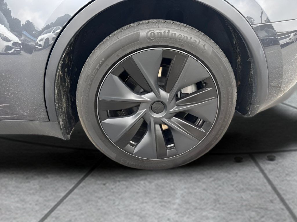 Used 2024 Tesla Model Y Long Range RWD image 28