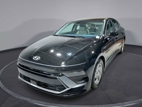 Used 2025 Hyundai Sonata SE FWD image 1