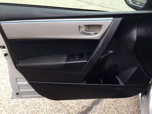 Used 2014 Toyota Corolla LE FWD image 13