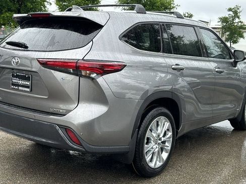 New 2026 Toyota Highlander Limited AWD/4WD image 9