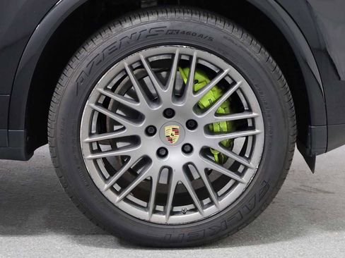 Used 2017 Porsche Cayenne S Platinum image 12