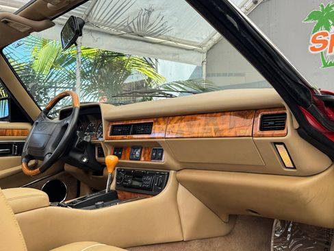Used 1996 Jaguar XJS 4.0 Convertible RWD image 25