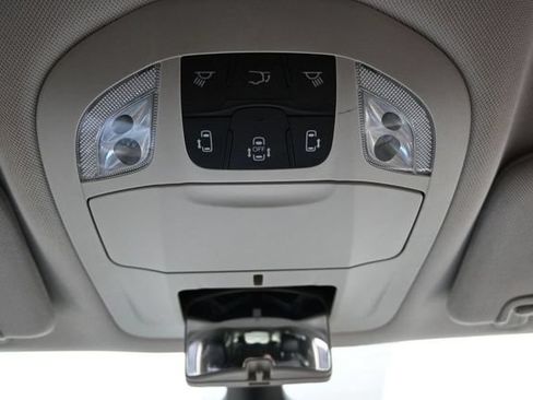 Certified 2023 Chrysler Pacifica Touring-L FWD image 45