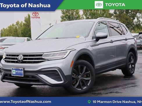 Used 2024 Volkswagen Tiguan SE AWD/4WD image 1