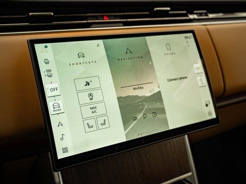 New 2026 Land Rover Range Rover Long Wheelbase SE image 32