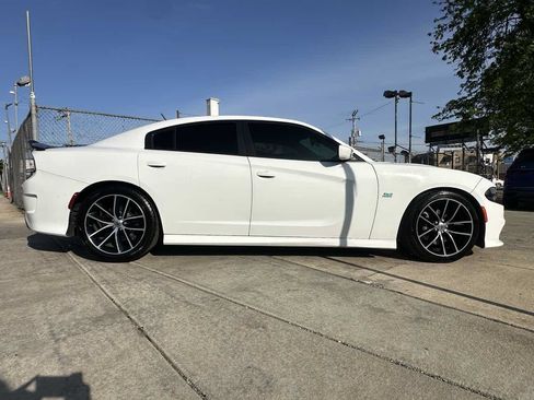 Used 2018 Dodge Charger R/T Scat Pack RWD image 4