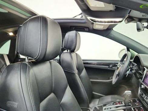 Used 2024 Porsche Macan AWD/4WD image 21