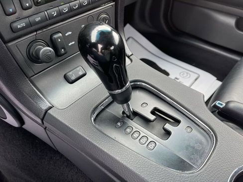 Used 2004 Ford Thunderbird image 17