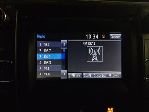 Used 2015 Toyota Camry LE FWD image 25