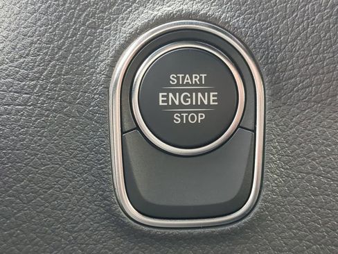 Used 2025 Mercedes-Benz Sprinter 2500 image 14