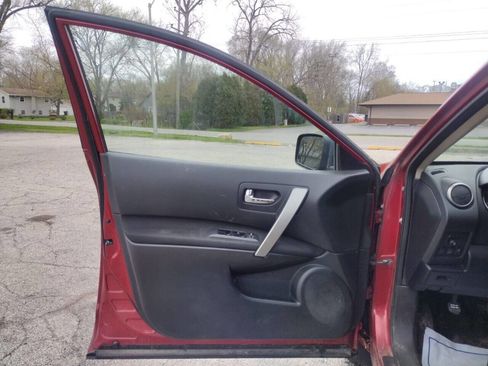 Used 2011 Nissan Rogue S image 17