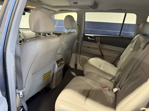 Used 2013 Toyota Highlander Limited w/ Protection Pkg image 10