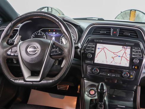 Used 2023 Nissan Maxima SR w/ Sport Mat Group FWD image 17