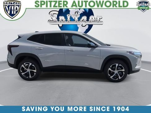 New 2026 Chevrolet Trax RS w/ Driver Confidence Package FWD image 9
