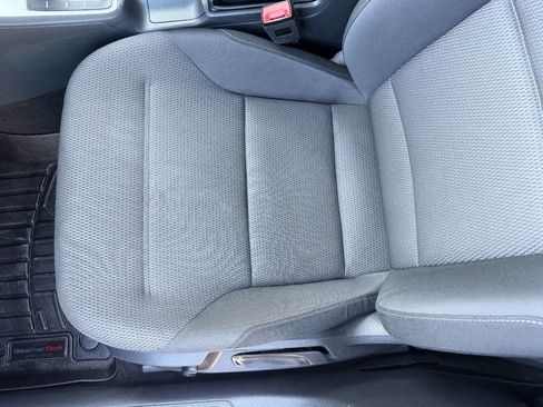 Used 2017 Volkswagen Golf S image 18