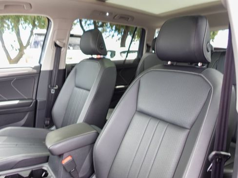 Used 2023 Volkswagen Tiguan SE FWD image 22