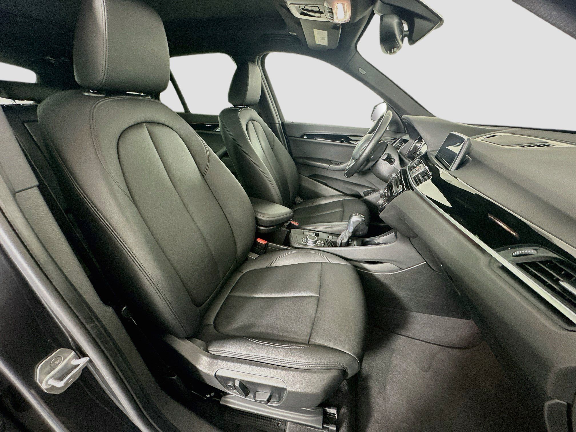 Used 2019 BMW X1 xDrive28i w/ Convenience Package AWD/4WD image 32