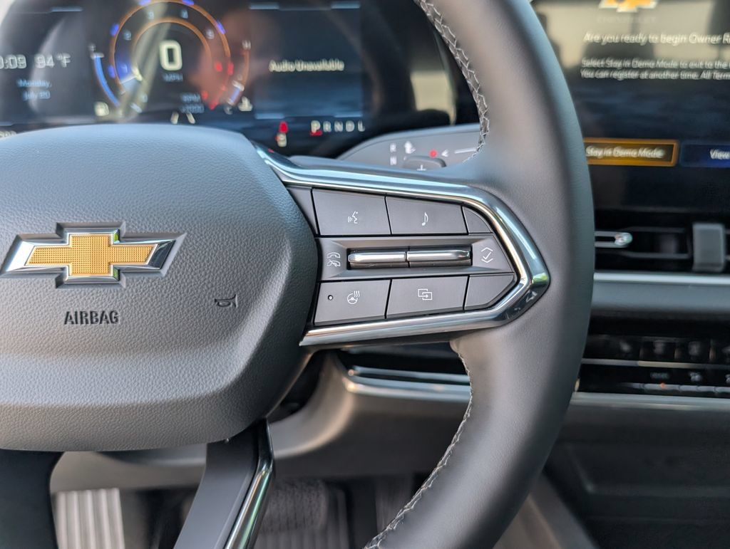 New 2027 Chevrolet Equinox LT w/ Safety and Technology Package FWD image 17