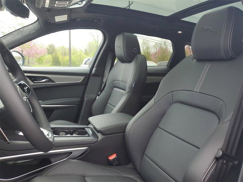 New 2026 Jaguar F-PACE R-Dynamic S image 11