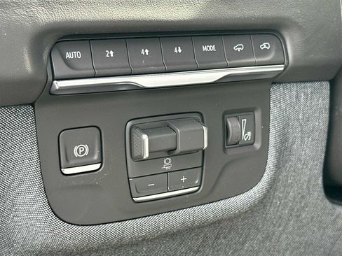 Used 2026 Cadillac Escalade Platinum Sport w/ LPO, ONYX Package AWD/4WD image 10
