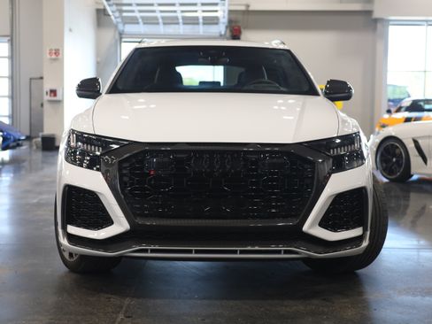 Used 2024 Audi RS Q8 AWD/4WD image 2
