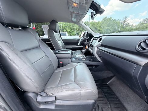 Used 2019 Toyota Tundra SR5 AWD/4WD image 24