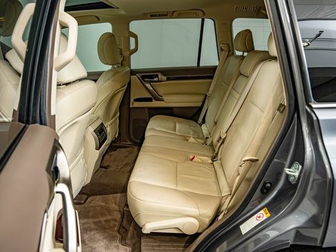 Used 2016 Lexus GX 460 w/ Premium Package AWD/4WD image 34