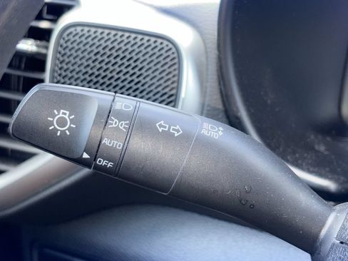 Used 2024 Kia Soul LX w/ Option Group 015 FWD image 11