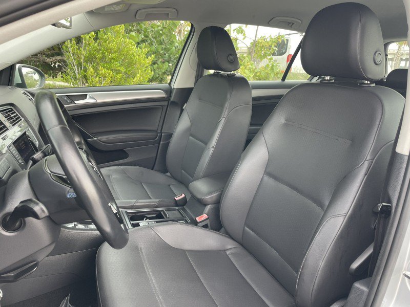 Used 2015 Volkswagen e-Golf SEL Premium FWD image 2