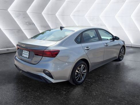 Used 2024 Kia Forte LXS FWD image 7