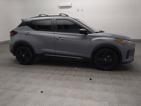 Used 2021 Nissan Kicks SR w/ SR Premium Package FWD image 11
