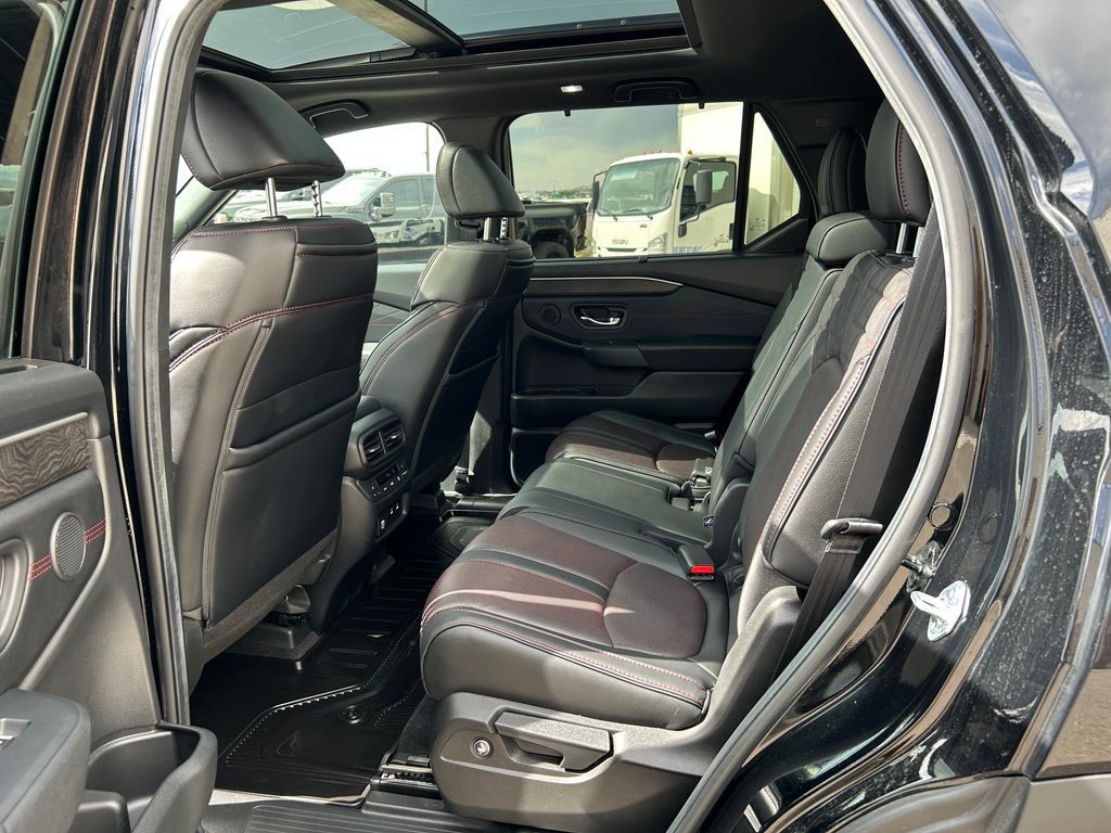 Used 2026 Honda Pilot Black Edition image 10