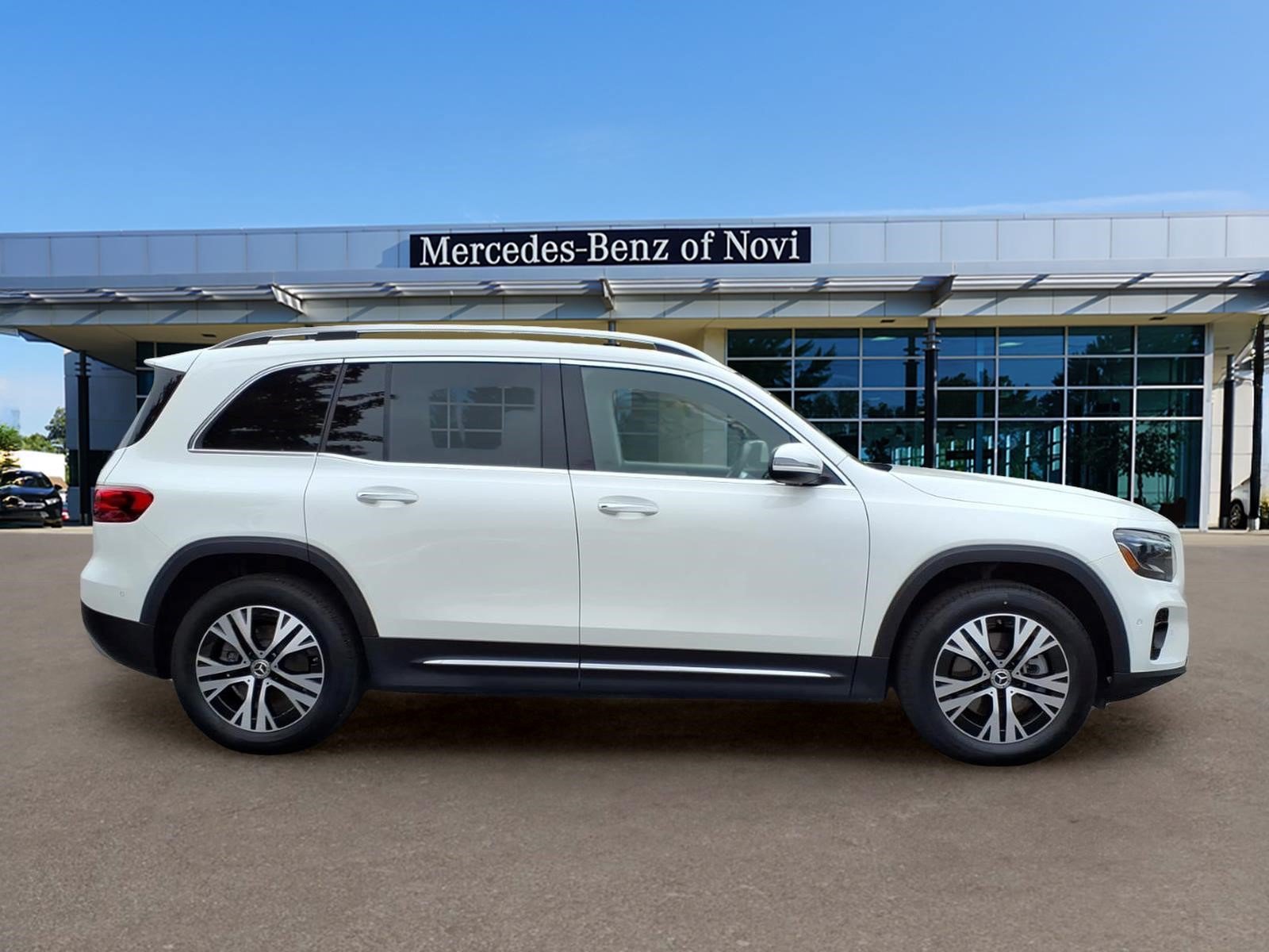 Certified 2025 Mercedes-Benz GLB 250 4MATIC image 6