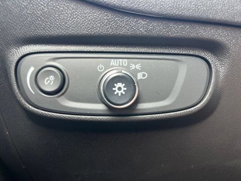 Used 2022 Chevrolet Equinox LS AWD/4WD image 10