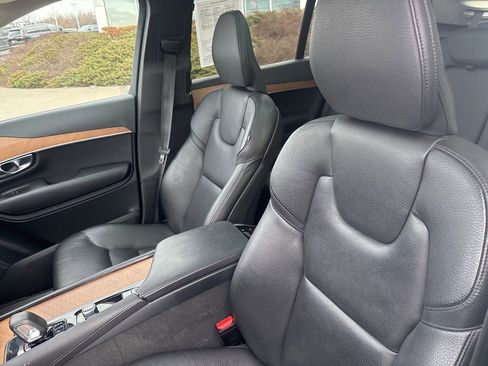 Certified 2023 Volvo XC90 B5 Plus image 17