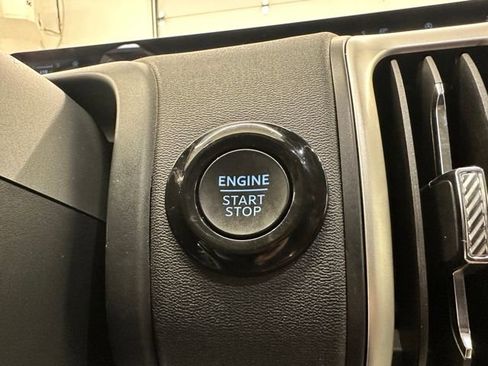 Certified 2025 Ford Expedition Max Active image 33