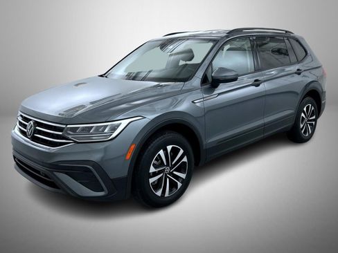 Used 2022 Volkswagen Tiguan S image 1