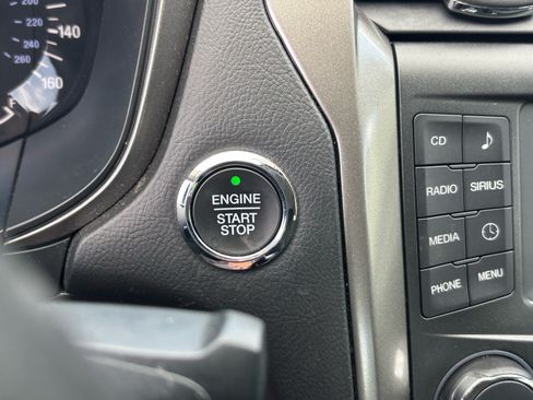 Used 2018 Ford Fusion SE FWD image 14