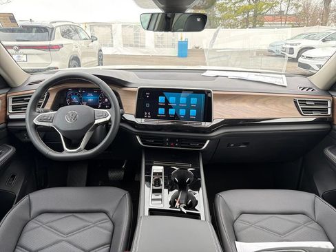 Used 2026 Volkswagen Atlas SE FWD image 13